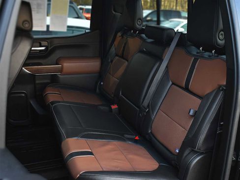 Used 2020 Chevrolet Silverado 1500 High Country w/ Technology Package image 12