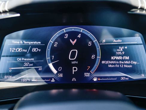 Used 2023 Chevrolet Corvette Stingray Coupe w/ Z51 Performance Package RWD image 23