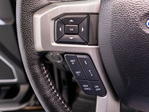 Used 2015 Ford F150 Platinum w/ Equipment Group 701A Luxury image 32