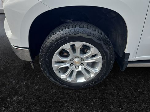 Used 2025 Chevrolet Silverado 1500 LTZ w/ LTZ Premium Package AWD/4WD image 9