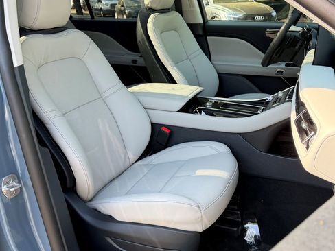 New 2026 Lincoln Aviator AWD w/ Jet Appearance Package image 6