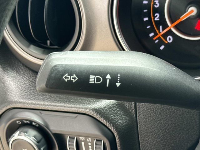 Used 2022 Jeep Wrangler Unlimited Sport AWD/4WD image 32