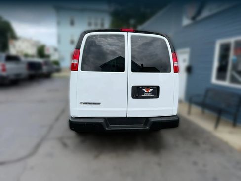 Used 2021 Chevrolet Express 2500 Extended w/ Driver Convenience Package RWD image 8
