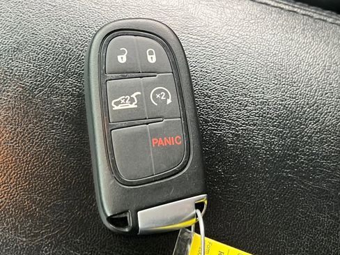 Used 2019 Jeep Cherokee Latitude Plus image 24