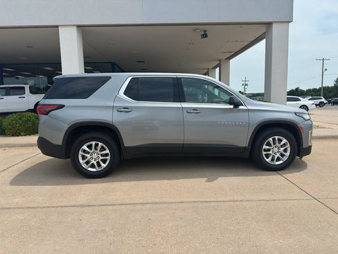 Used 2023 Chevrolet Traverse LS AWD/4WD image 12