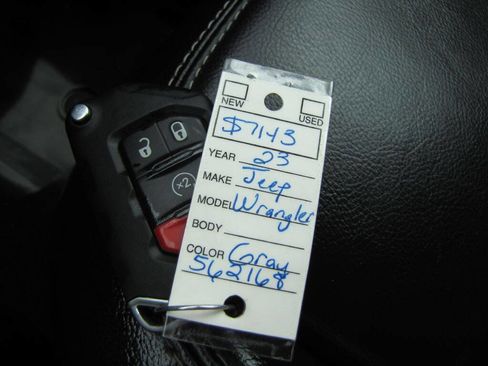 Used 2023 Jeep Wrangler Unlimited Sahara w/ Cold Weather Group AWD/4WD image 44