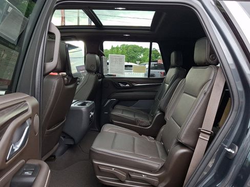 Used 2021 GMC Yukon Denali w/ Denali Ultimate Package AWD/4WD image 12