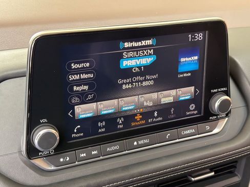 Used 2023 Nissan Rogue SV image 6