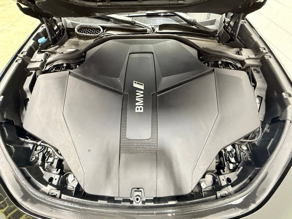 Used 2023 BMW i7 xDrive60 AWD/4WD image 50