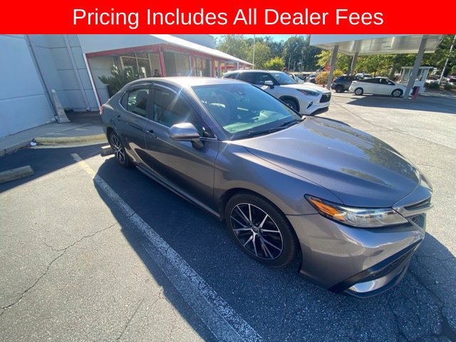 Used 2021 Toyota Camry SE FWD image 1
