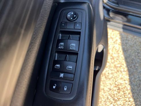 Used 2022 Jeep Grand Cherokee Laredo X AWD/4WD image 24