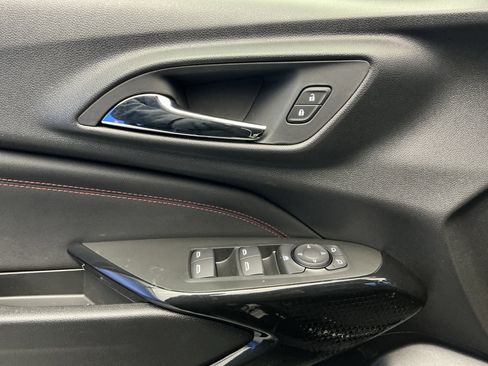 Used 2026 Chevrolet Trax RS w/ Sunroof Package image 10