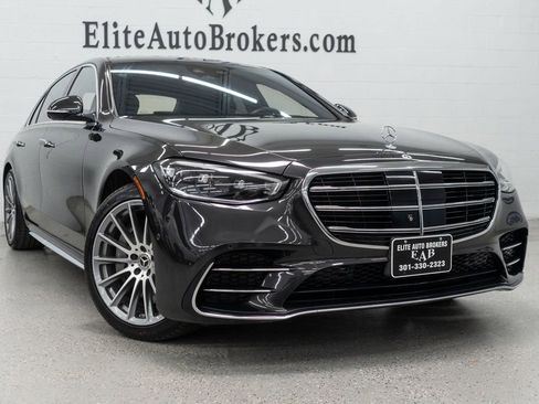 Used 2022 Mercedes-Benz S 500 4MATIC w/ AMG Line Package image 6