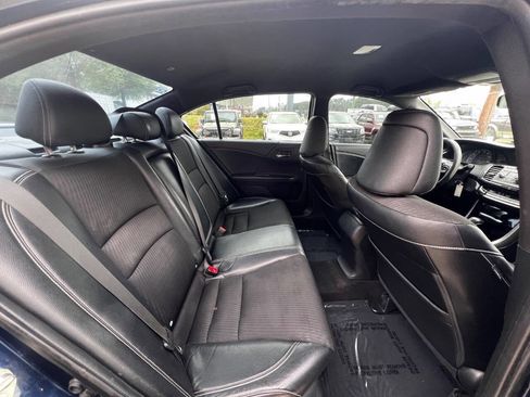 Used 2017 Honda Accord Sport image 11