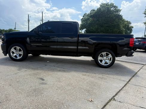 Used 2019 Chevrolet Silverado 1500 Custom w/ Custom Convenience Package RWD image 8