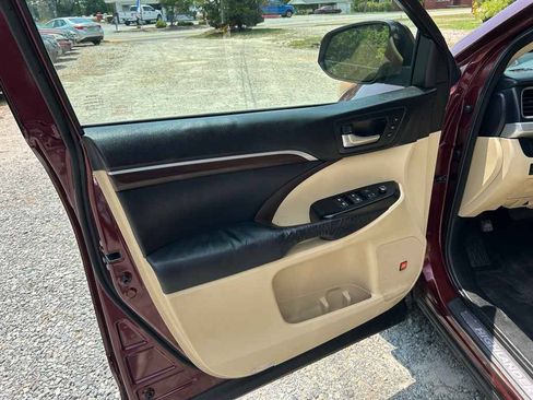Used 2015 Toyota Highlander Limited AWD/4WD image 7