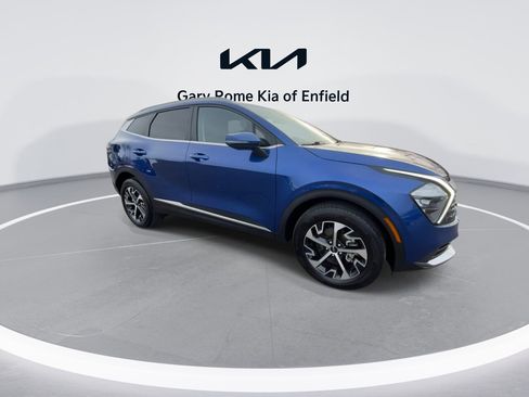 Used 2023 Kia Sportage EX image 2