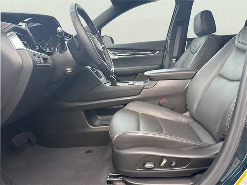 Certified 2025 Cadillac XT6 Premium Luxury image 17