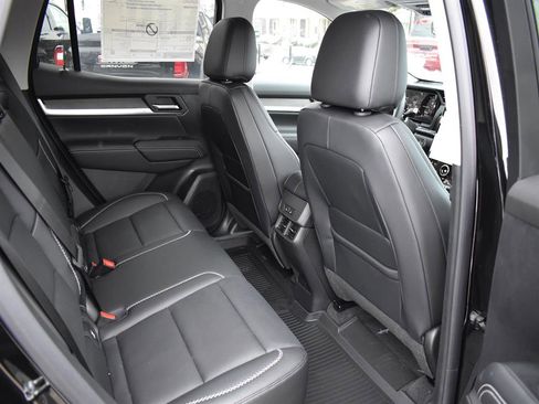 New 2026 GMC Terrain Denali w/ LPO, Black Badging Package image 6