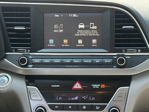 Used 2017 Hyundai Elantra SE w/ SE A/T Tech Package 03 FWD image 11