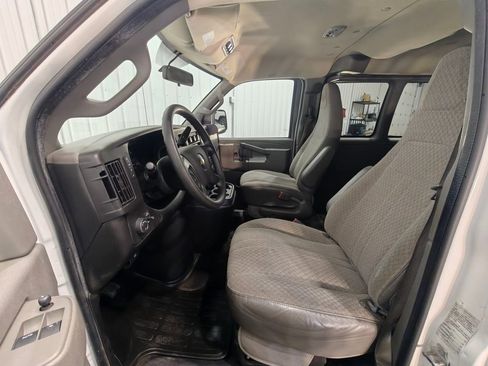 Used 2016 Chevrolet Express 3500 LT w/ LT Preferred Equipment Group RWD image 28