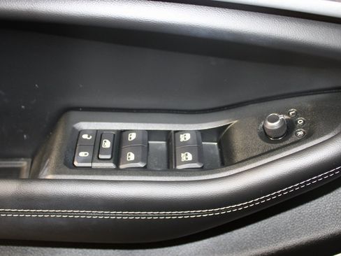 Used 2025 Jeep Grand Cherokee Limited w/ Black Appearance Package image 21