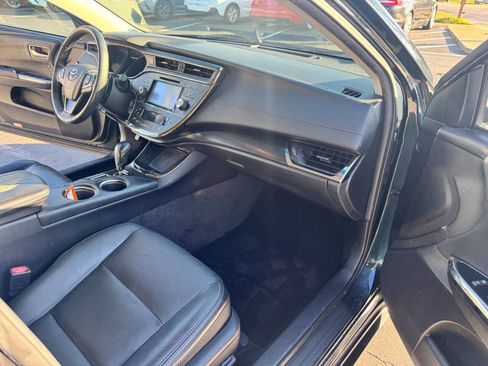 Used 2016 Toyota Avalon Touring image 10
