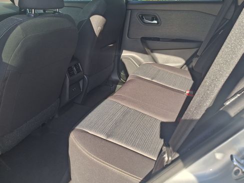 Used 2023 Nissan Rogue SV FWD image 20
