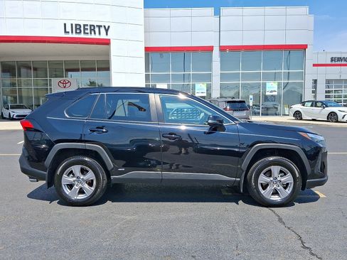 Used 2025 Toyota RAV4 XLE w/ Convenience Package AWD/4WD image 7