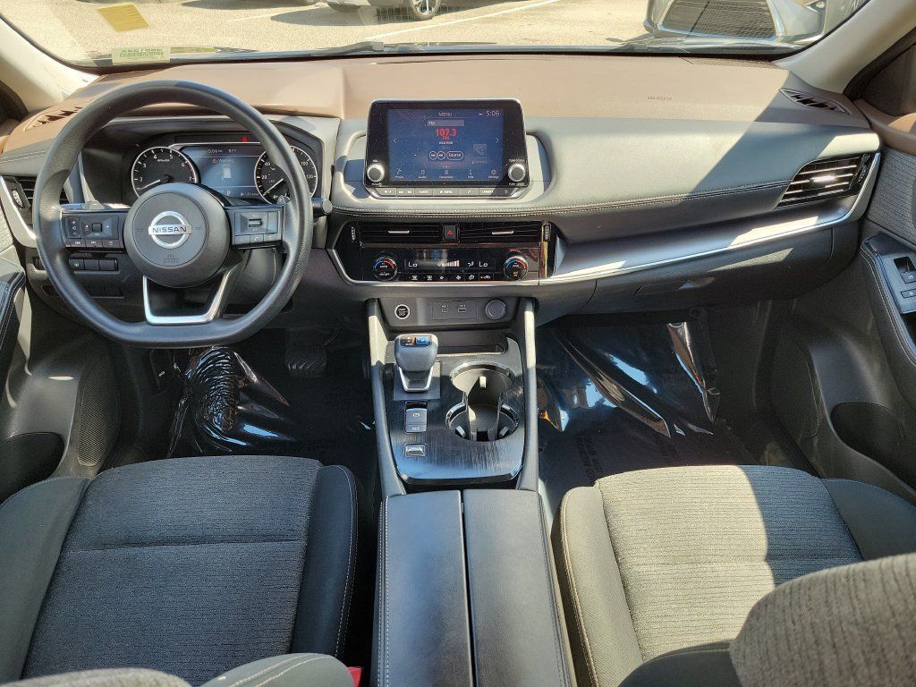 Certified 2021 Nissan Rogue SV FWD image 13