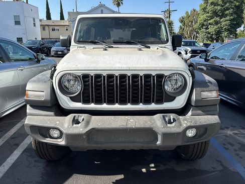 Used 2024 Jeep Wrangler Unlimited Sport AWD/4WD image 3