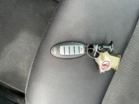 Used 2025 Nissan Altima 2.5 SV FWD image 23