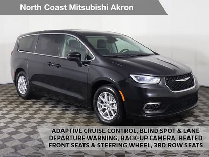 Used 2023 Chrysler Pacifica Touring-L