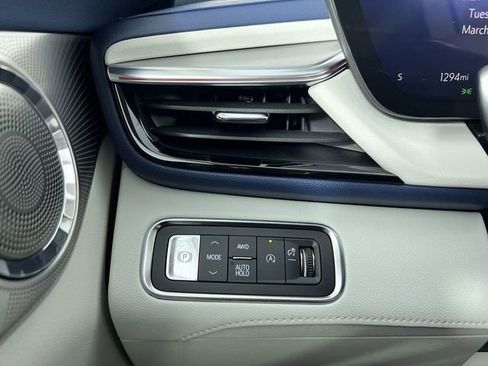 Certified 2025 Buick Enclave Avenir w/ Super Cruise Package image 18