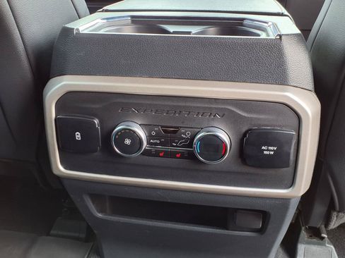 Used 2023 Ford Expedition Limited AWD/4WD image 10