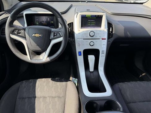 Used 2013 Chevrolet Volt FWD image 11