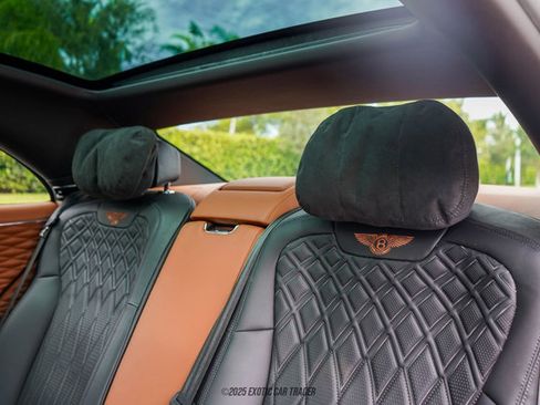 Used 2022 Bentley Flying Spur Plug-In Hybrid image 51