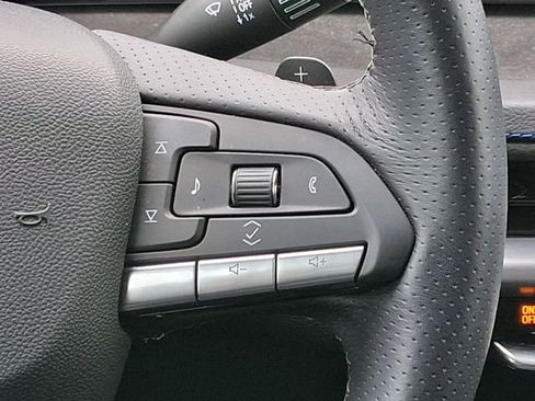 Used 2025 Cadillac XT4 Sport FWD image 12