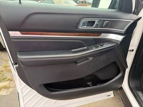 Used 2017 Ford Explorer Limited w/ Equipment Group 301A AWD/4WD image 20