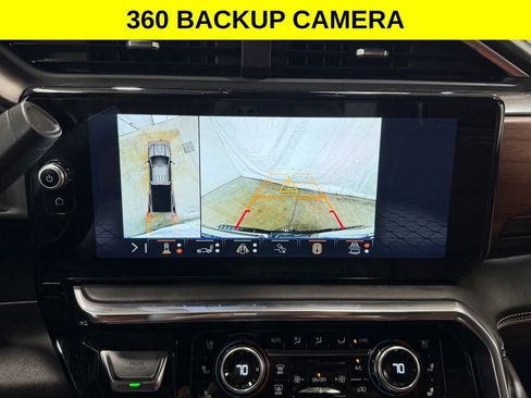 Used 2024 GMC Sierra 3500 Denali Ultimate AWD/4WD image 11