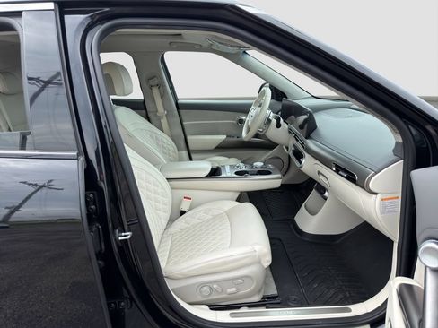 Used 2023 Genesis GV60 Performance AWD/4WD image 18
