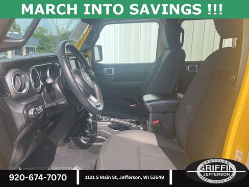 Used 2019 Jeep Wrangler Unlimited Sahara image 8