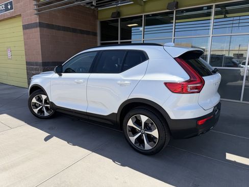 Used 2025 Volvo XC40 B5 Plus w/ Protection Package Premier AWD/4WD image 5