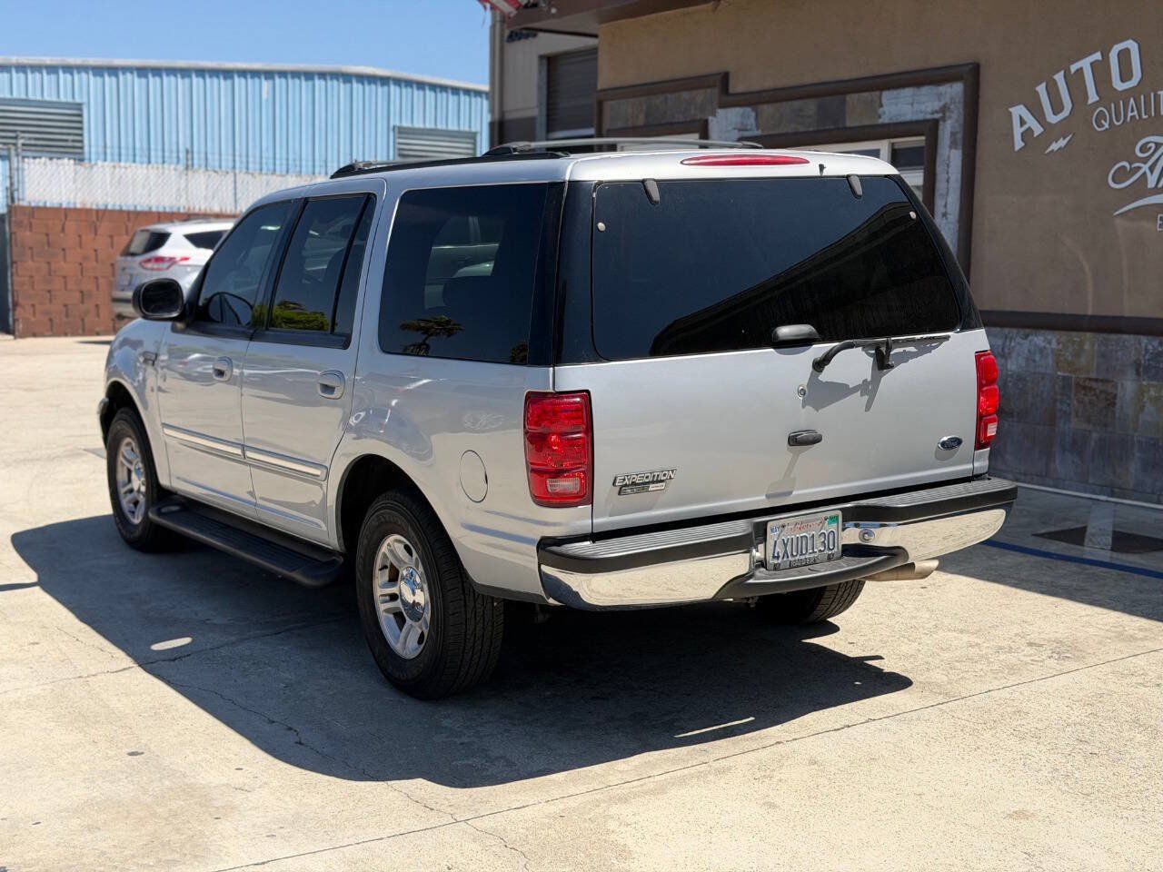 Used 2002 Ford Expedition XLT RWD image 8