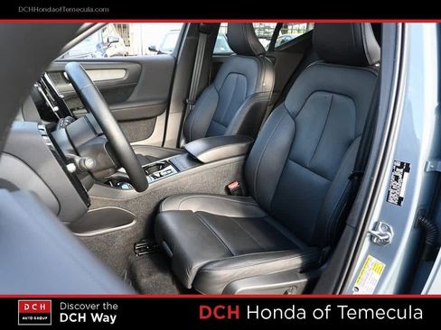 Used 2021 Volvo XC40 T4 Inscription image 36