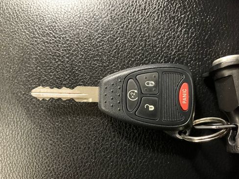Used 2015 Jeep Wrangler Unlimited Sahara w/ Connectivity Group AWD/4WD image 30