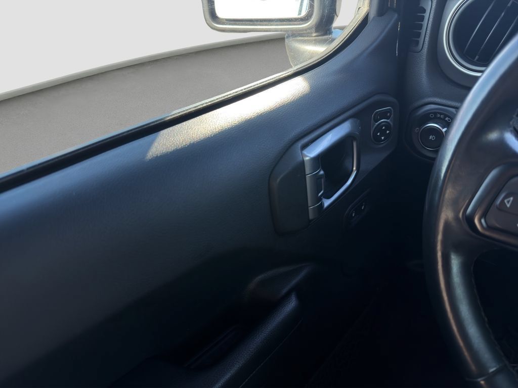 Used 2018 Jeep Wrangler Unlimited Sport S AWD/4WD image 12