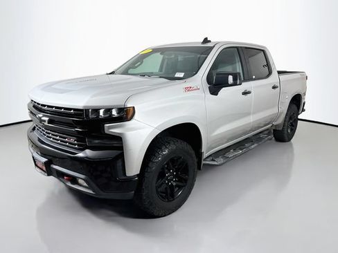 Used 2019 Chevrolet Silverado 1500 LT Trail Boss AWD/4WD image 3