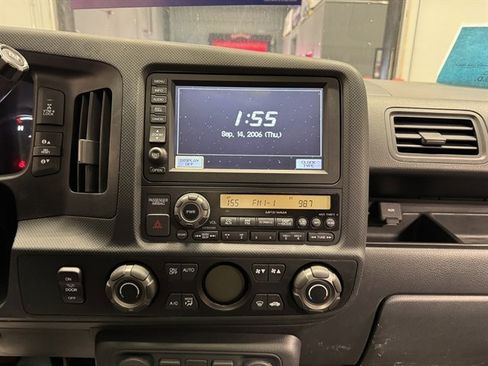 Used 2014 Honda Ridgeline SE image 22