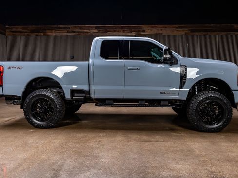 Used 2024 Ford F350 Lariat w/ Sport Appearance Package image 11